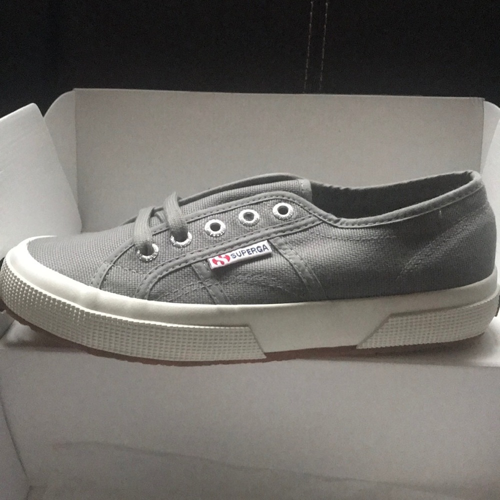 brand new superga sneakers